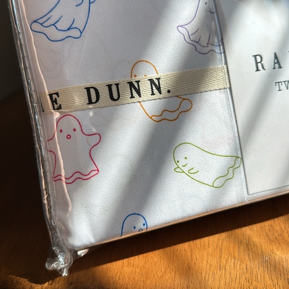 RAE DUNN 😱😱😱 👻TWIN GHOSTIES👻 ghosts Halloween sheet set NEW so adorable - Picture 7 of 8